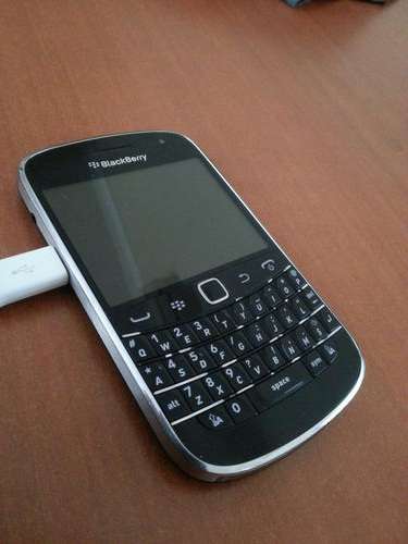Blackberry Bold 9900 + FREE Overnight Door Delivery